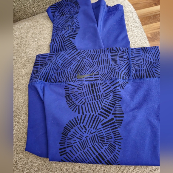 🩵 B2G1 GUC dri fit women's crop Capri leggings active running - Picture 2 of 6